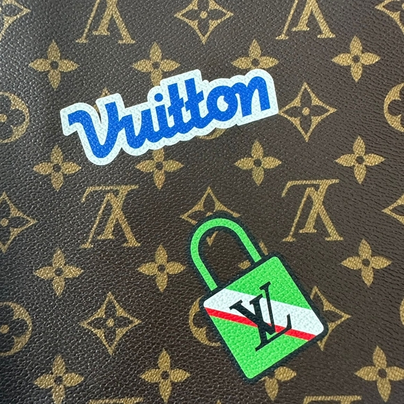 Louis Vuitton Toiletry Pouch Limited Edition Patches Monogram Canvas - Picture 5 of 12